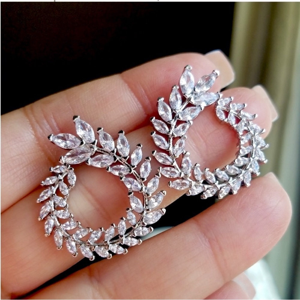 Swarovski Elements 925 Sterling Silver Marquis Wreath Earrings NEW